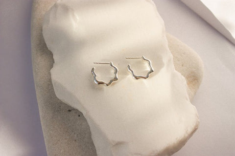Wavy Hoops