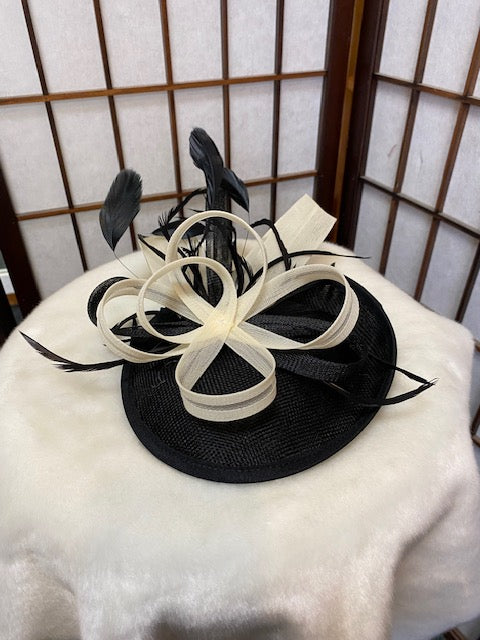 Black & White Loop Fascinator