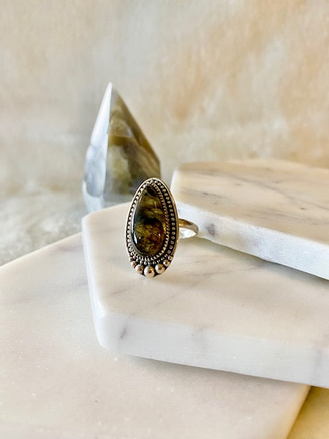Teardrop Labradorite Ring With Milgrain Setting