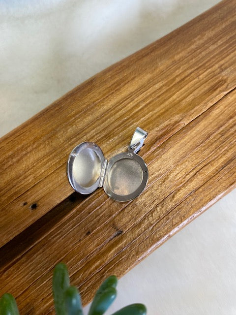Plain Round Locket