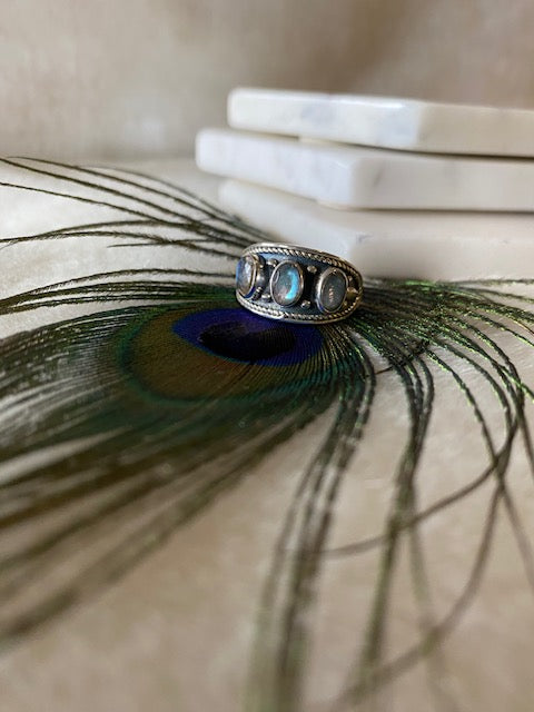 3 Stone Labradorite Band