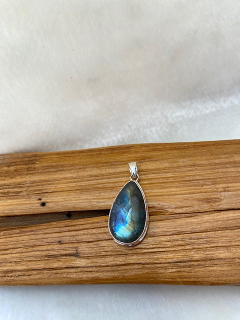 Teardrop Labradorite Pendant