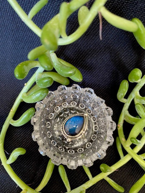 Teardrop Labradorite Ring With Asymmetrical Details