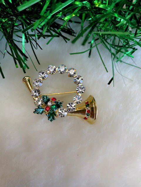 Trumpet Wreath Brooch