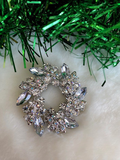 Silver Wreath Brooch