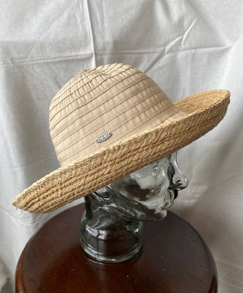 Cally Ribbon Cloche