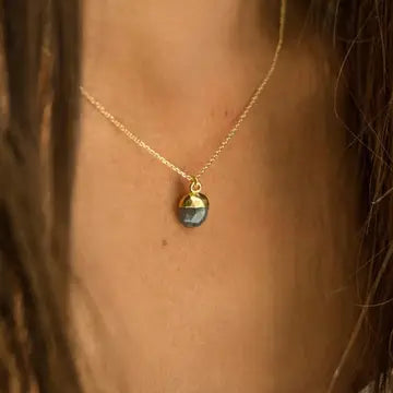 Dainty Labradorite Necklace