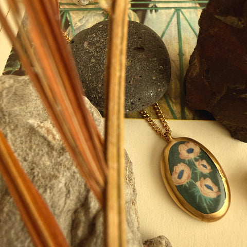 Anemone Necklace