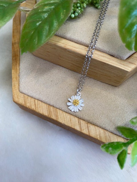 Daisy Necklace