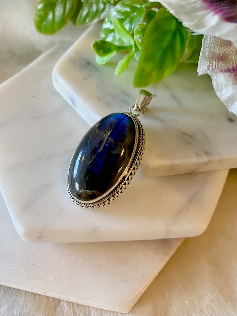 Oval Labradorite Pendant In A Vintage Inspired Setting