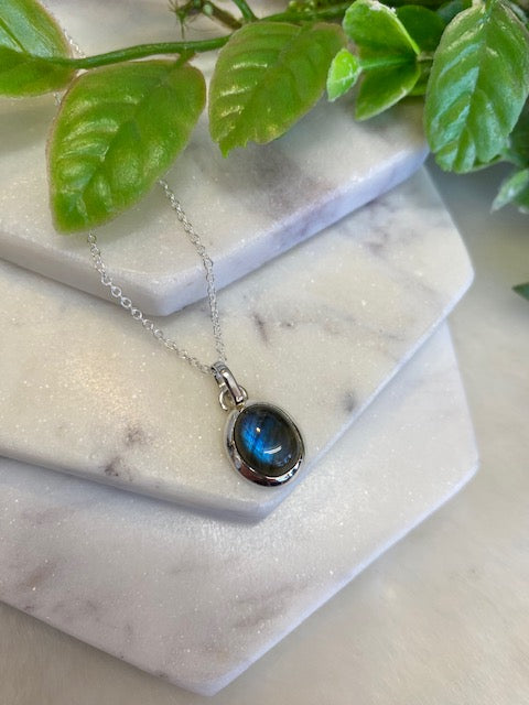Oval Labradorite Necklace