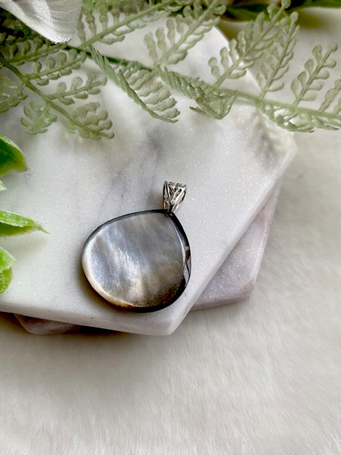 Mother of Pearl Pendant