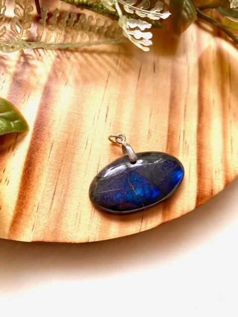 Sideways Labradorite Oval