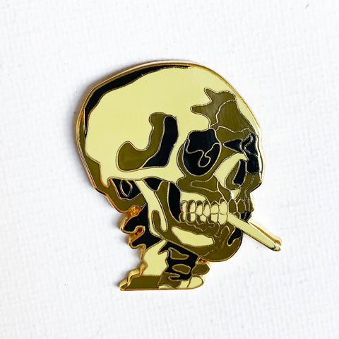Smoking Skull Pin