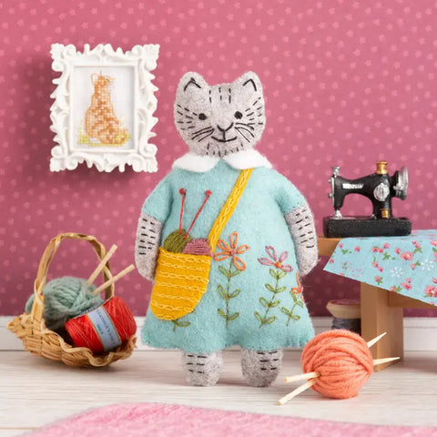 Mrs. Cat Felt Crafting Kit