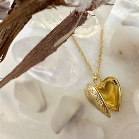 Front Row Locket Heart Locket Necklace – Posie Row