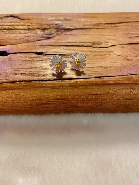 Daisy Studs