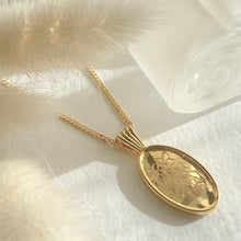 Load image into Gallery viewer, Birth Month Wildflower Necklace
